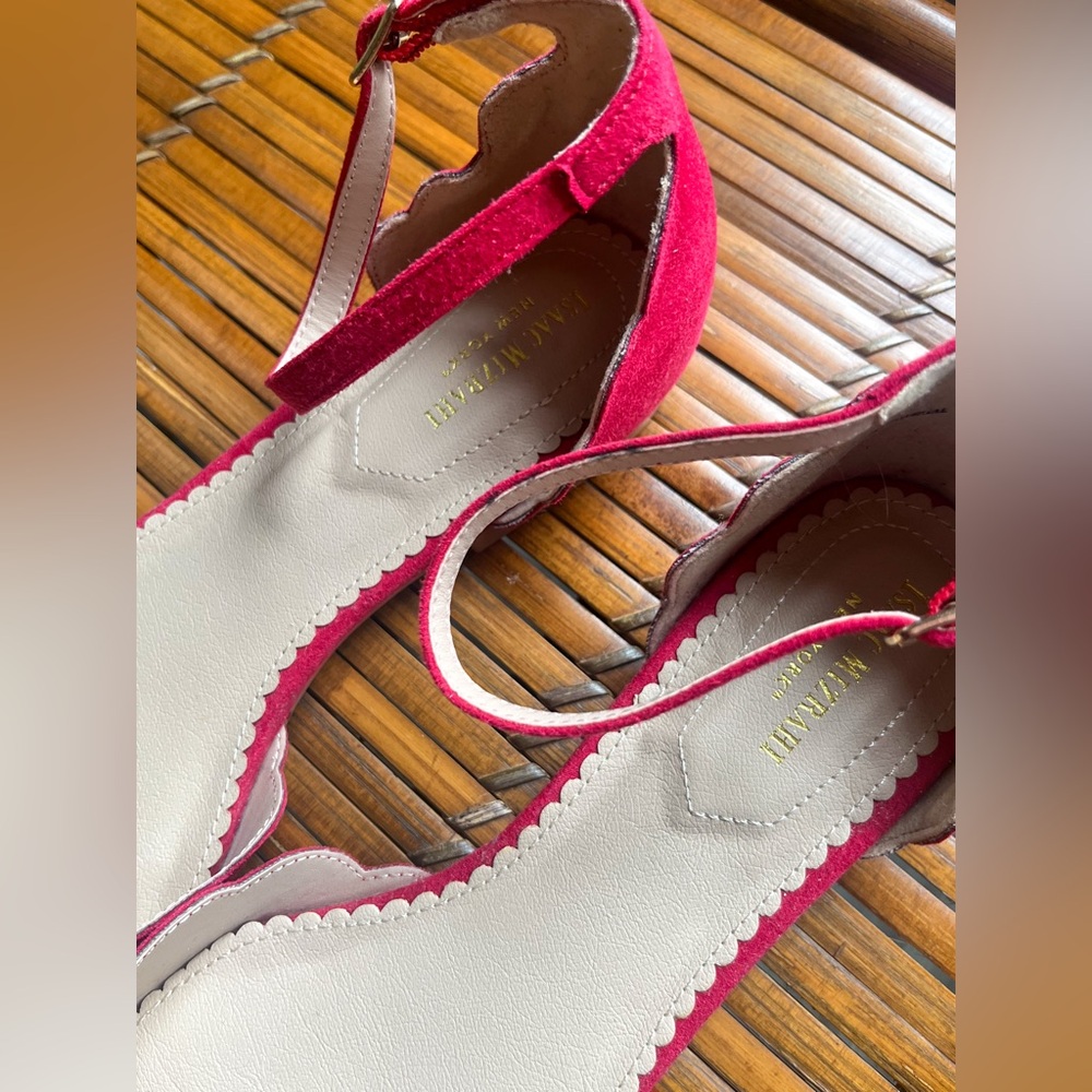 Brand New Isaac Mizrahi Red Scalloped Ankle Strap Flats Size 10 - Picture 4 of 8